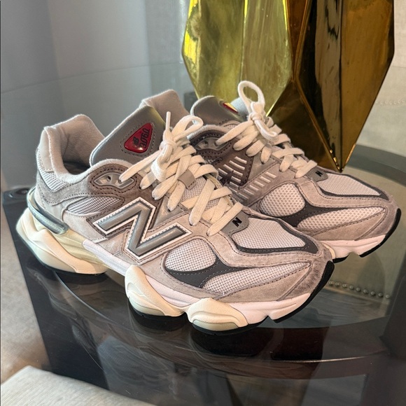 New Balance 9060 - Picture 2 of 6